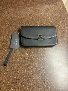 kate spade black leather wristlet with gold hardware
